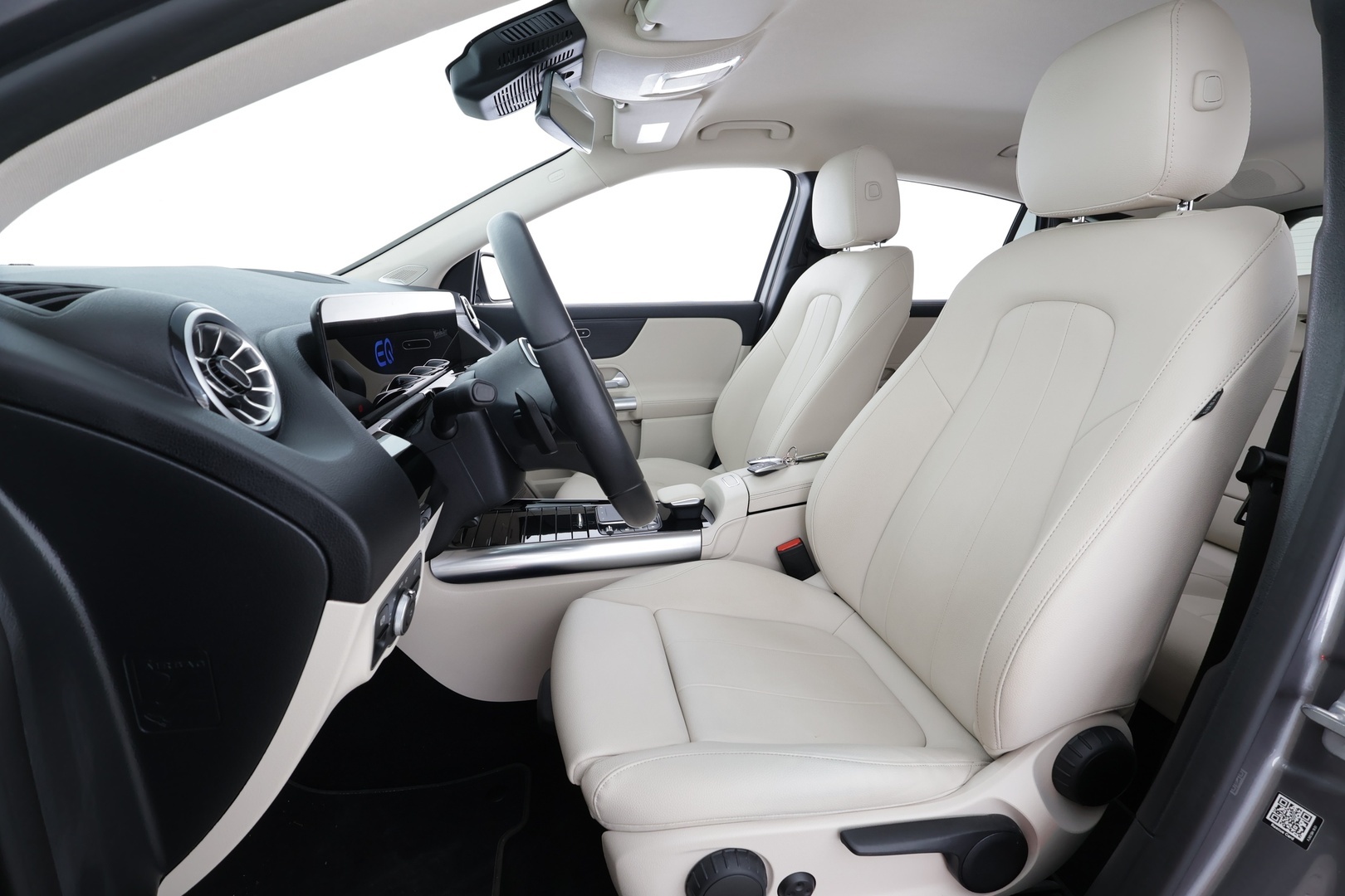 MERCEDES-BENZ EQA 2024