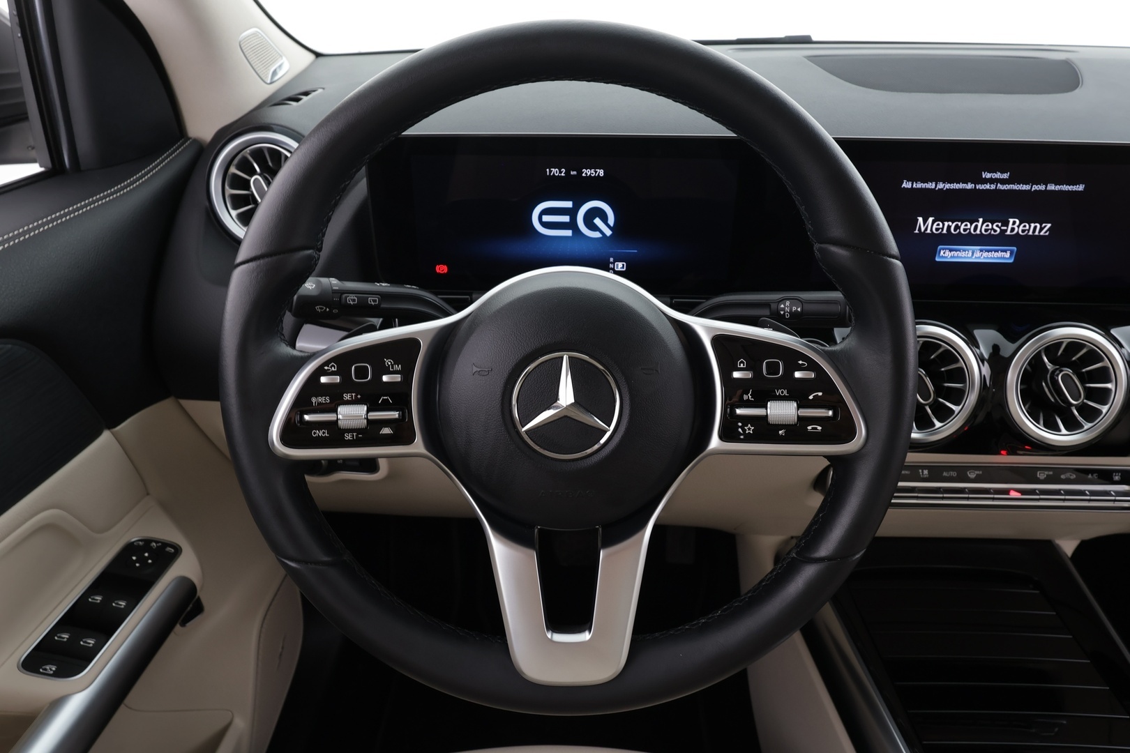 MERCEDES-BENZ EQA 2024