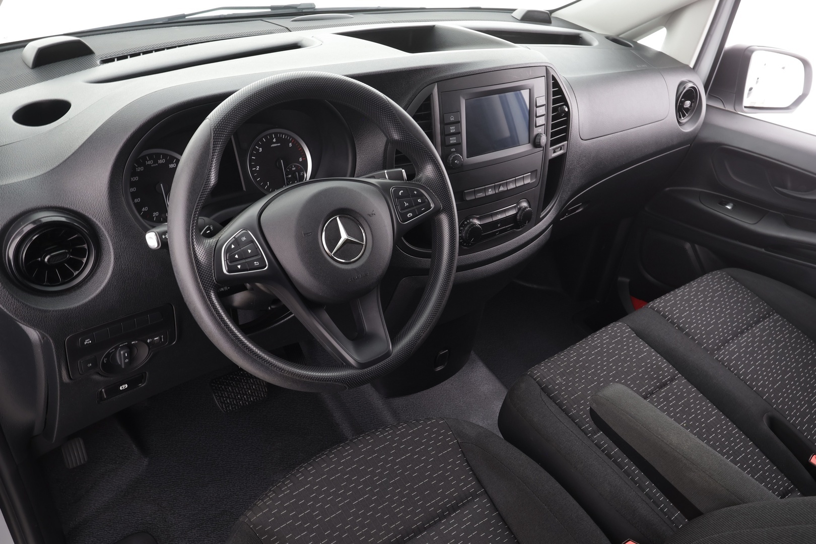 MERCEDES-BENZ VITO 2024