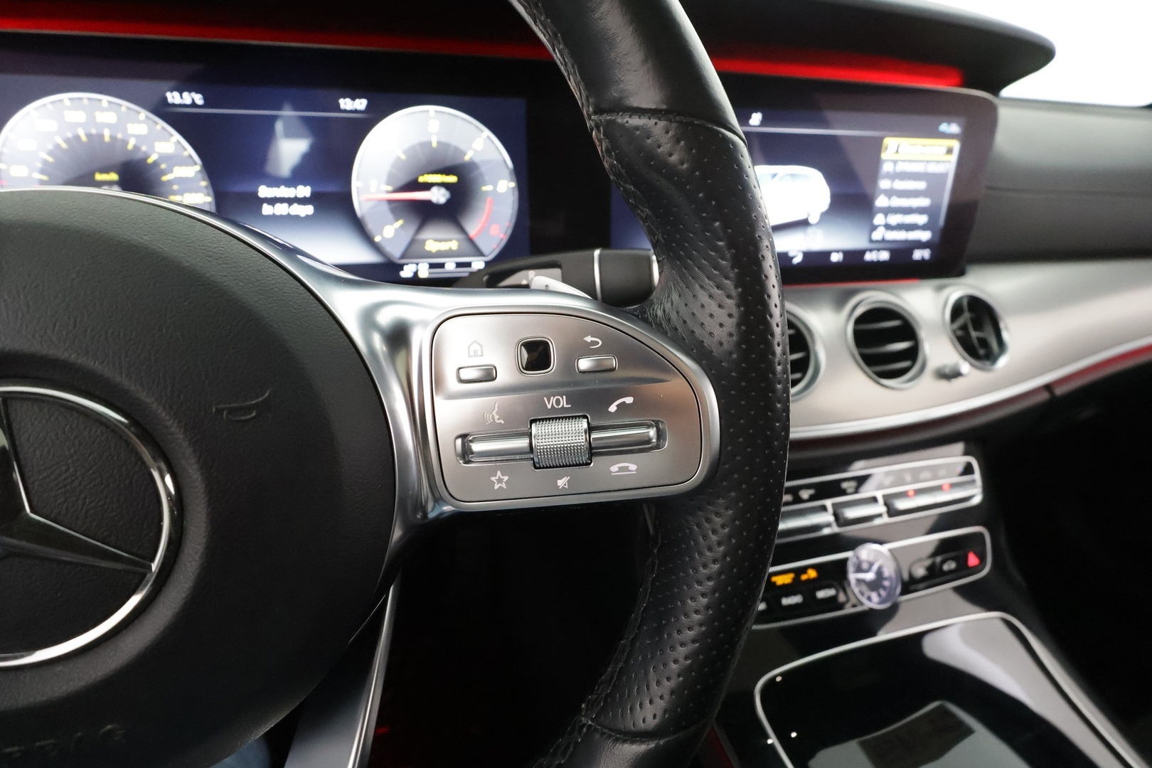 MERCEDES-BENZ E 2019