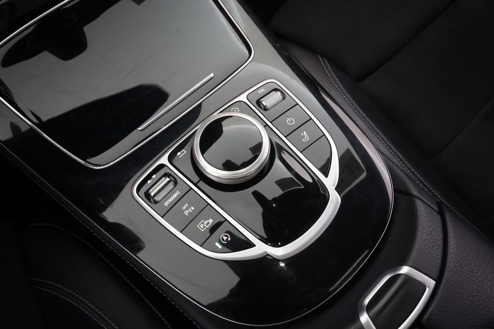 MERCEDES-BENZ E 2019