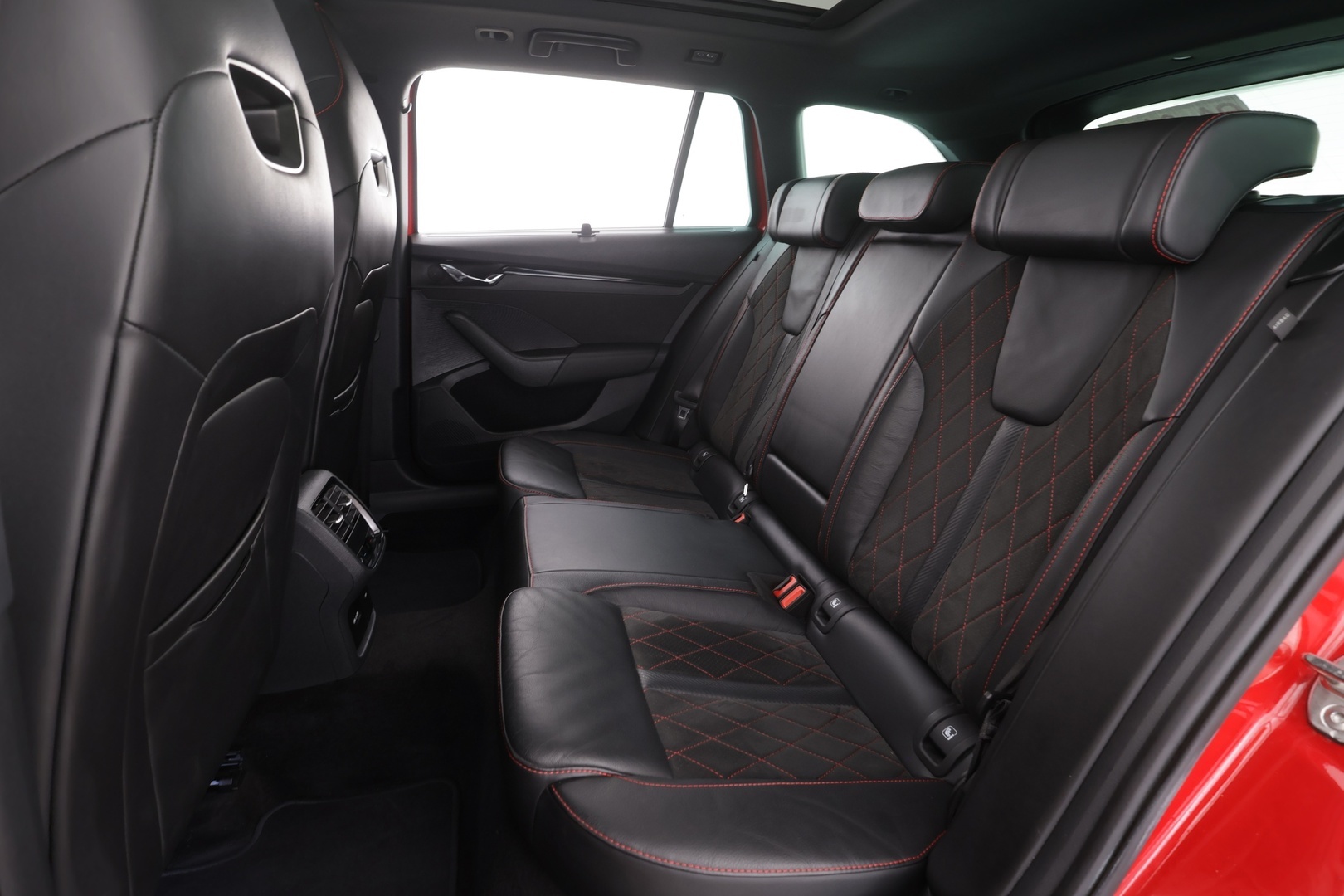 SKODA OCTAVIA RS 2024