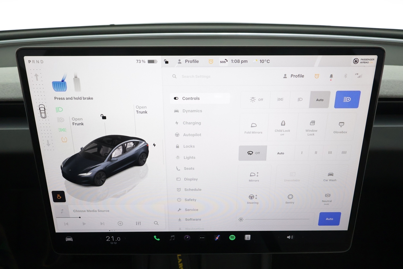 TESLA MODEL 3 2024