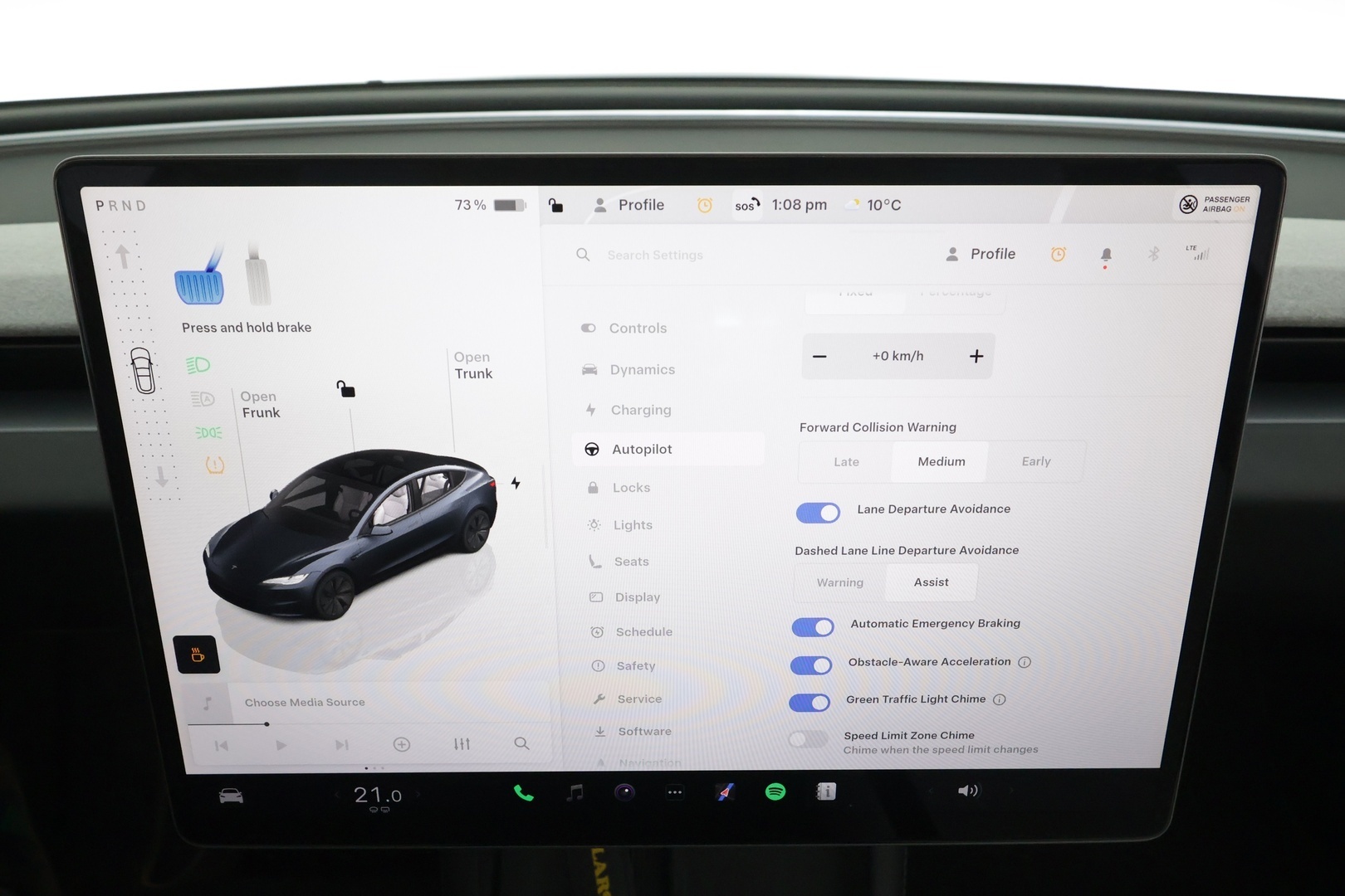 TESLA MODEL 3 2024