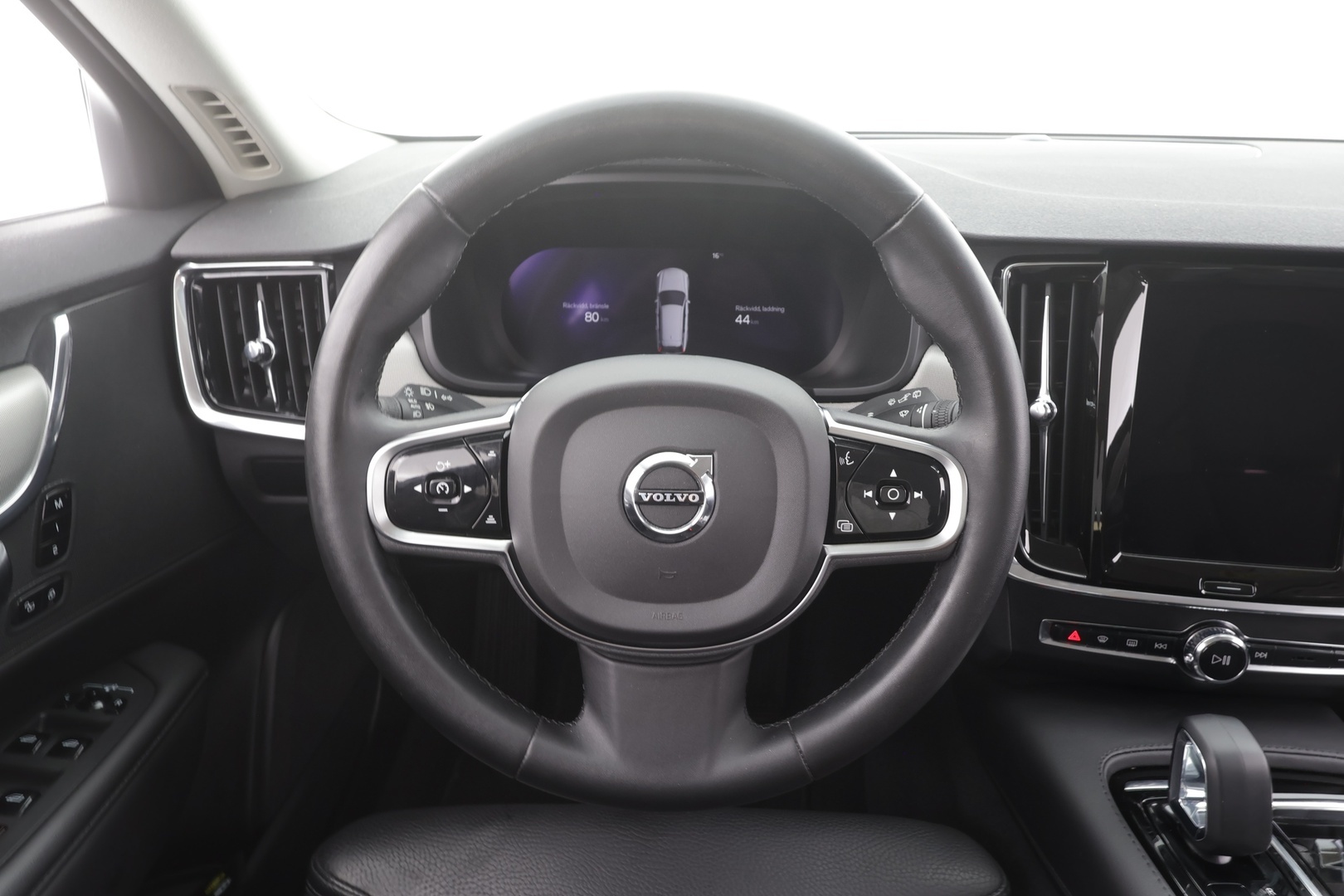 VOLVO V90 2023