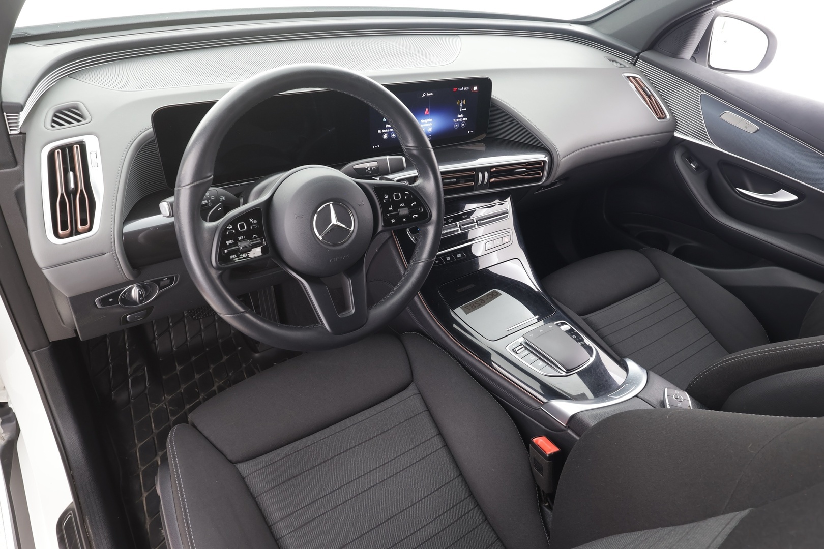 MERCEDES-BENZ EQC 2022