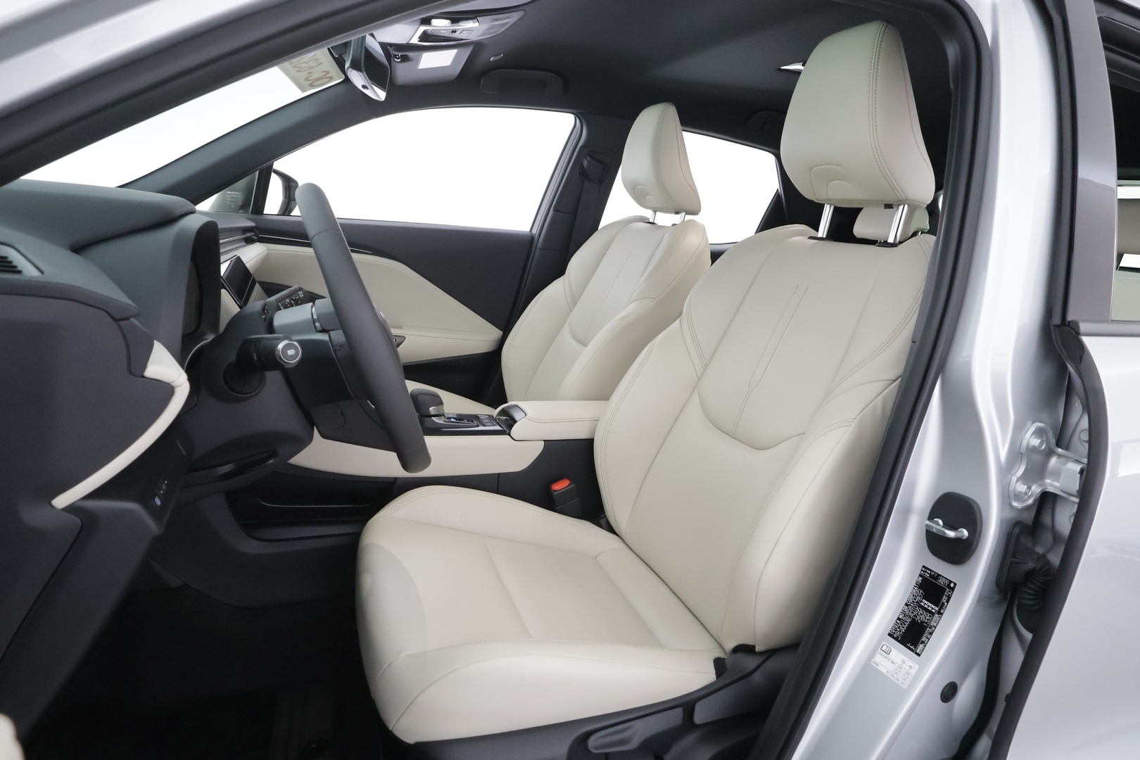 LEXUS LBX 2024