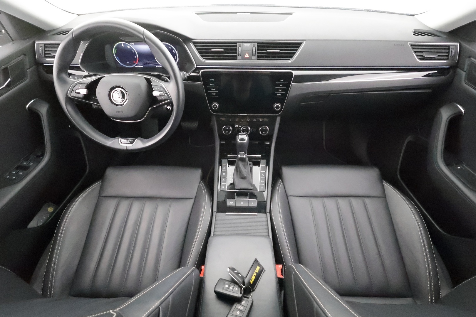SKODA SUPERB 2023