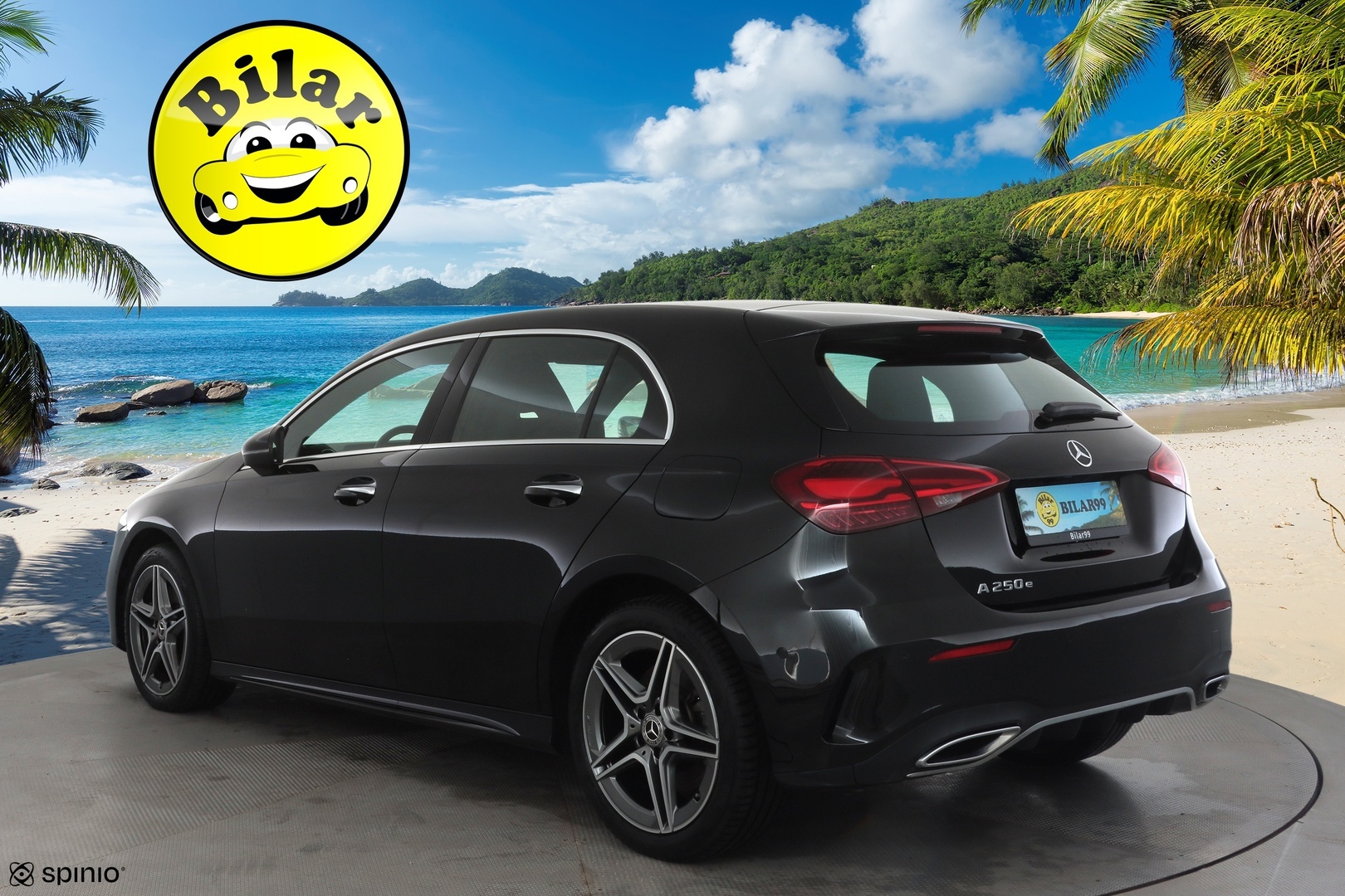 MERCEDES-BENZ A 2023