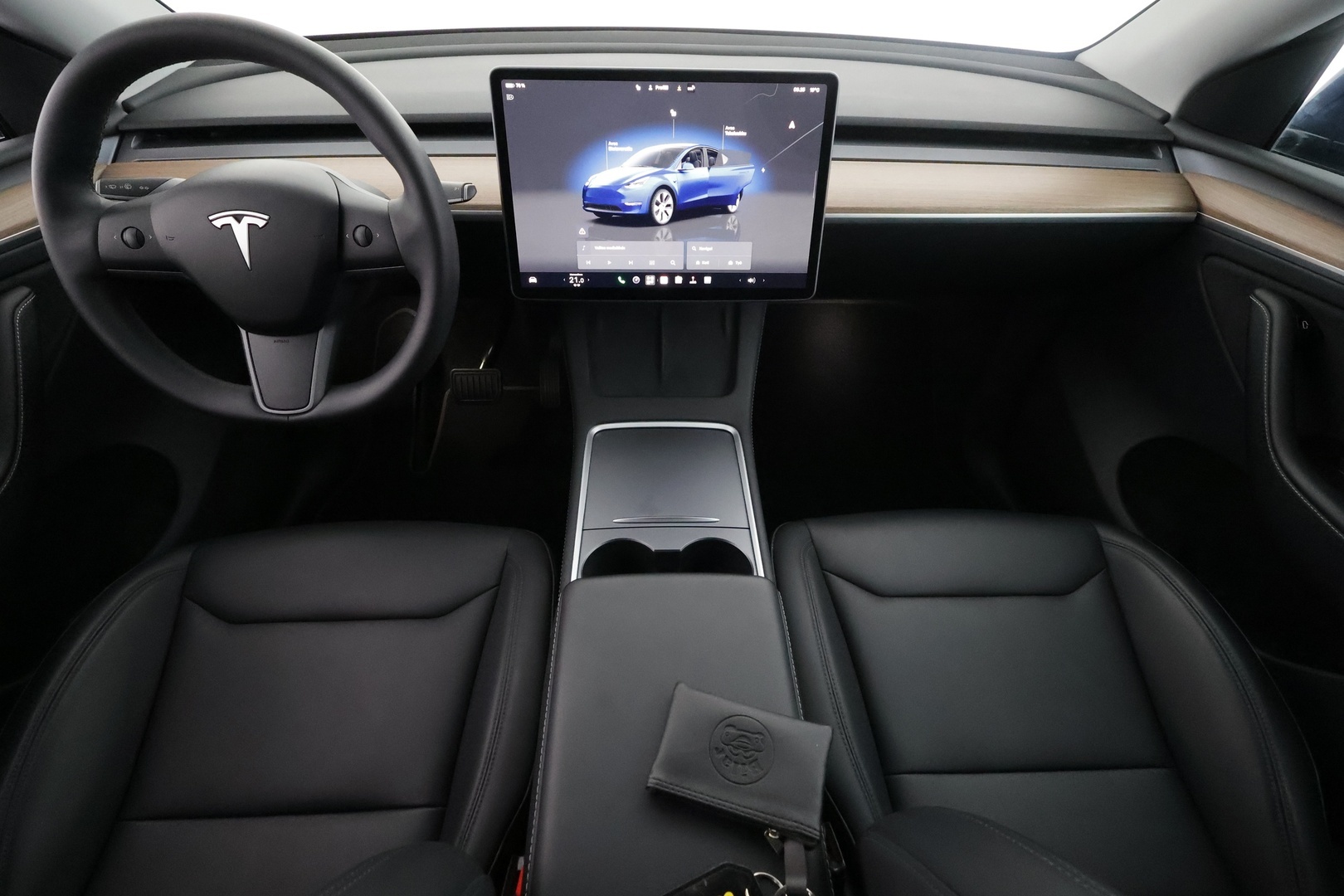 TESLA Model Y 2024