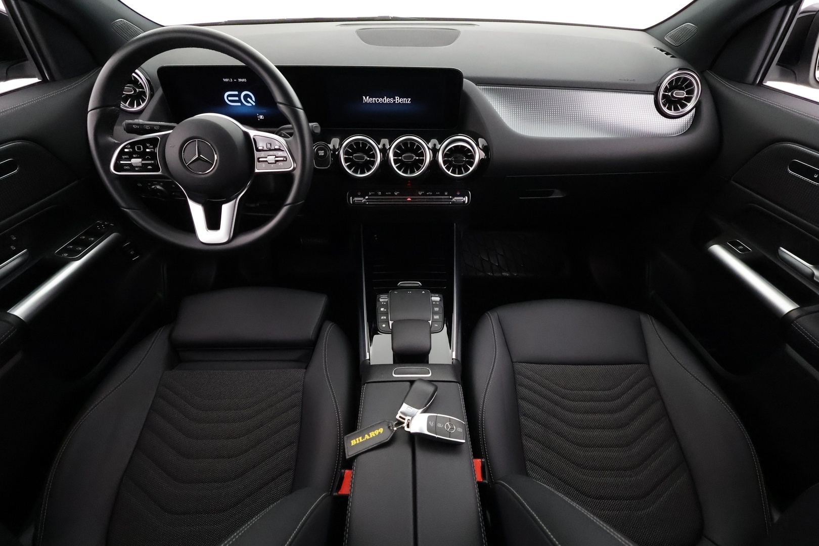 MERCEDES-BENZ EQA 2023