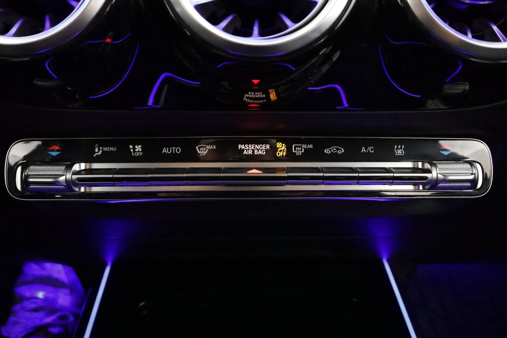 MERCEDES-BENZ EQA 2023