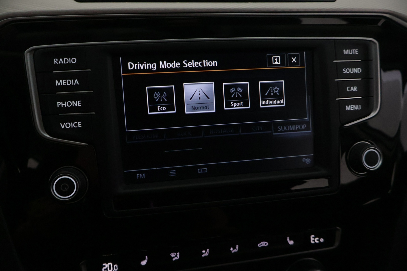 VOLKSWAGEN Passat 2016