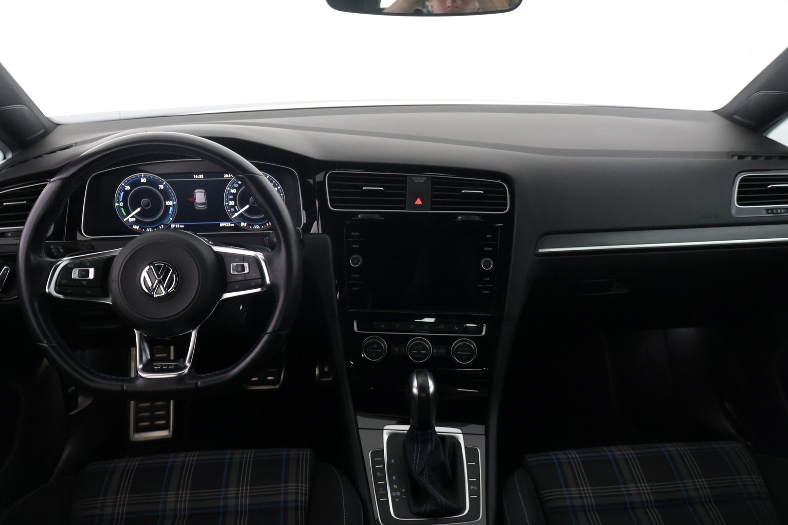 VOLKSWAGEN Golf 2021