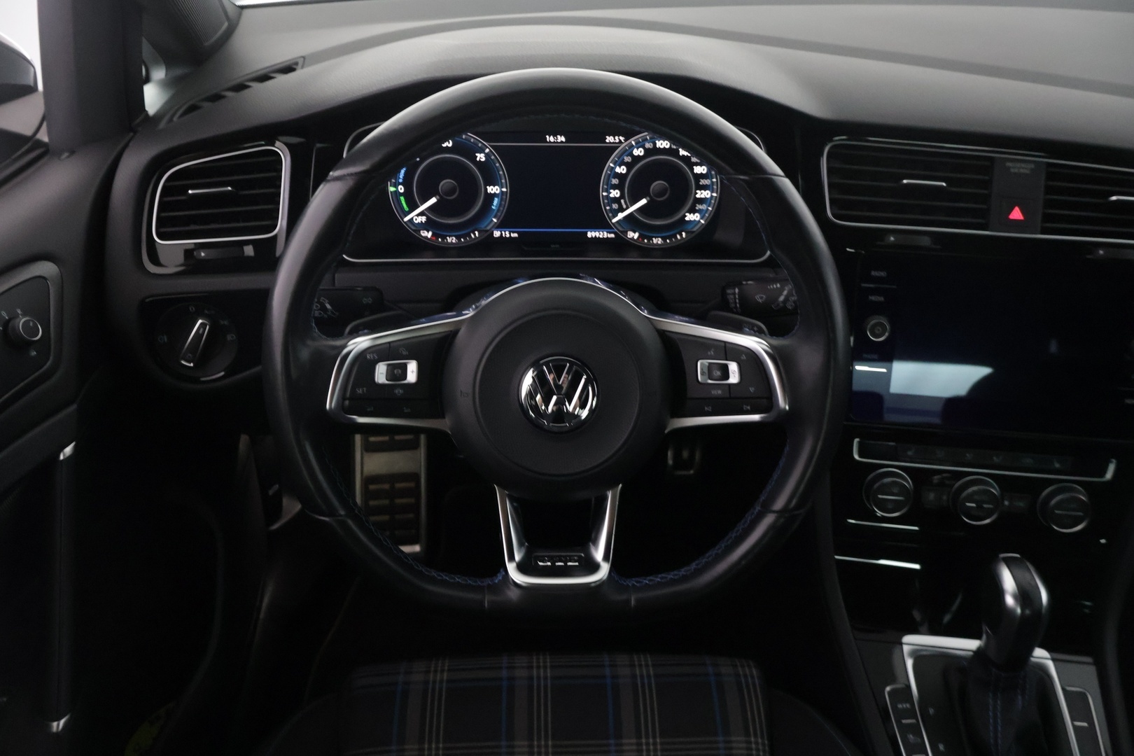 VOLKSWAGEN Golf 2021