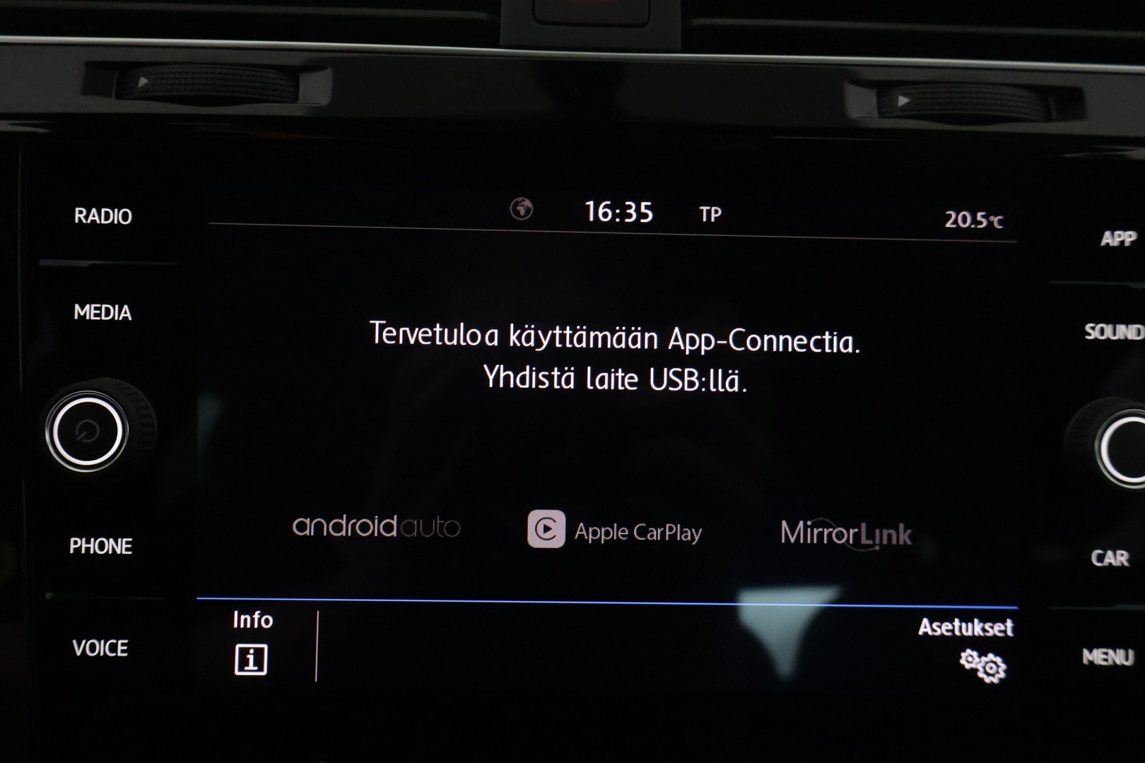 VOLKSWAGEN Golf 2021