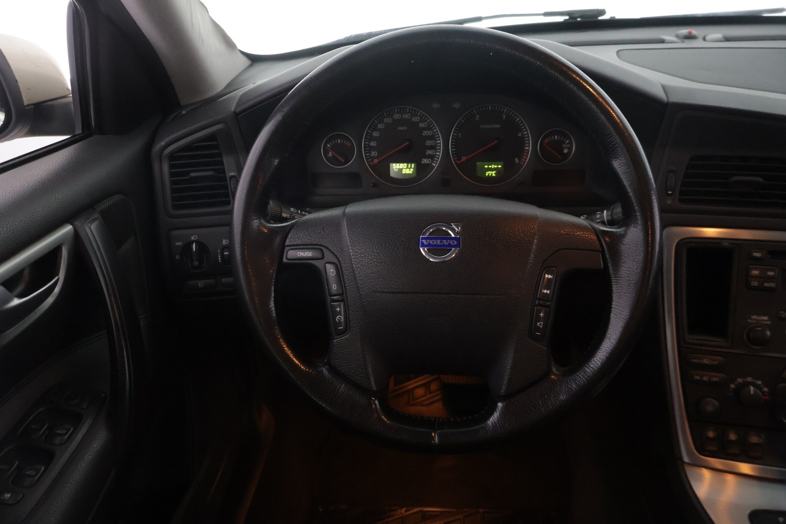 VOLVO V70 2005