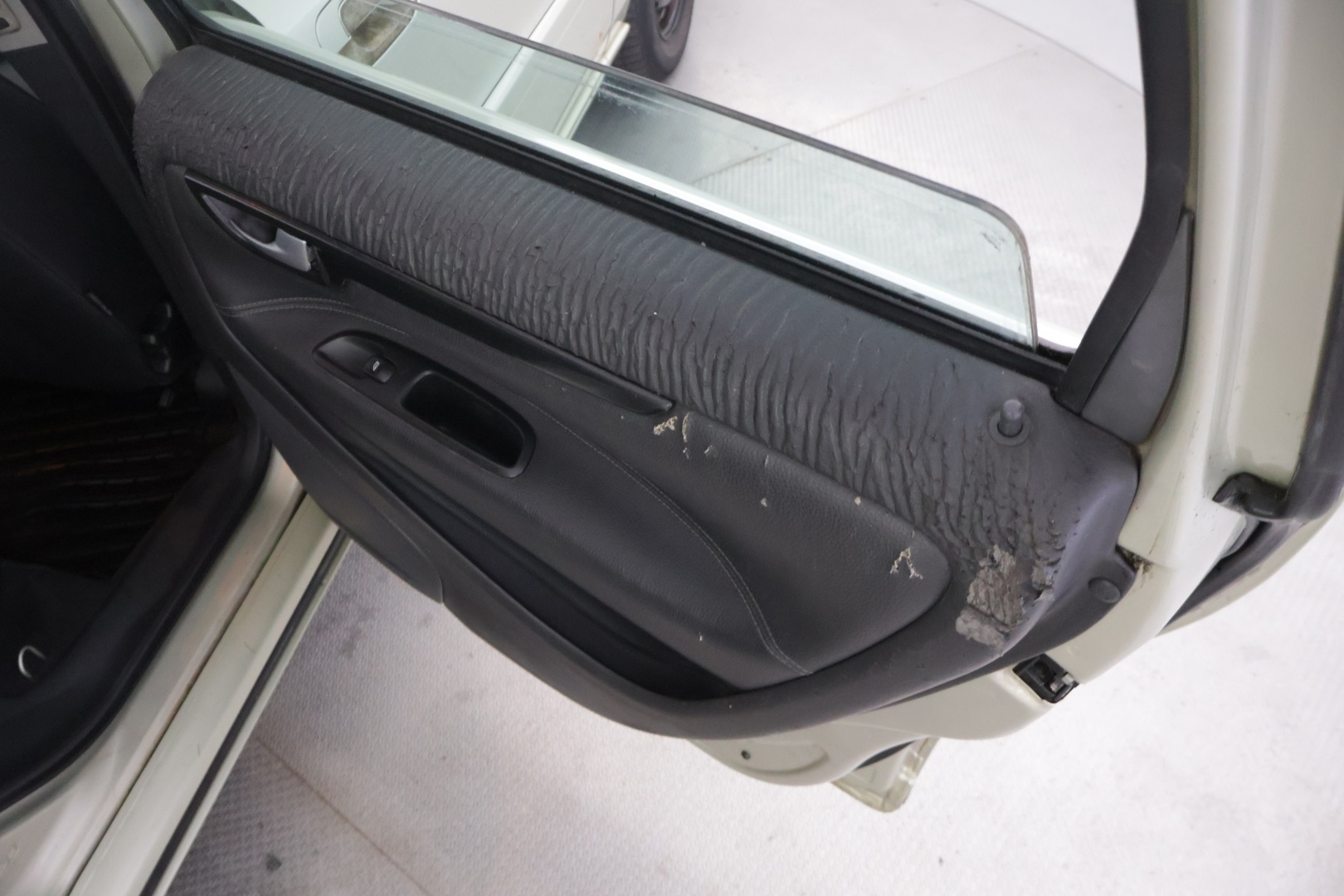 VOLVO V70 2005