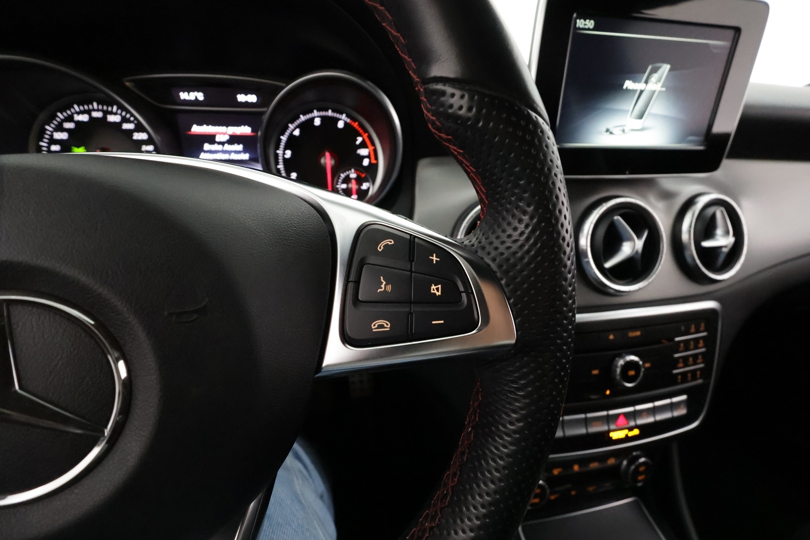 MERCEDES-BENZ CLA 2017