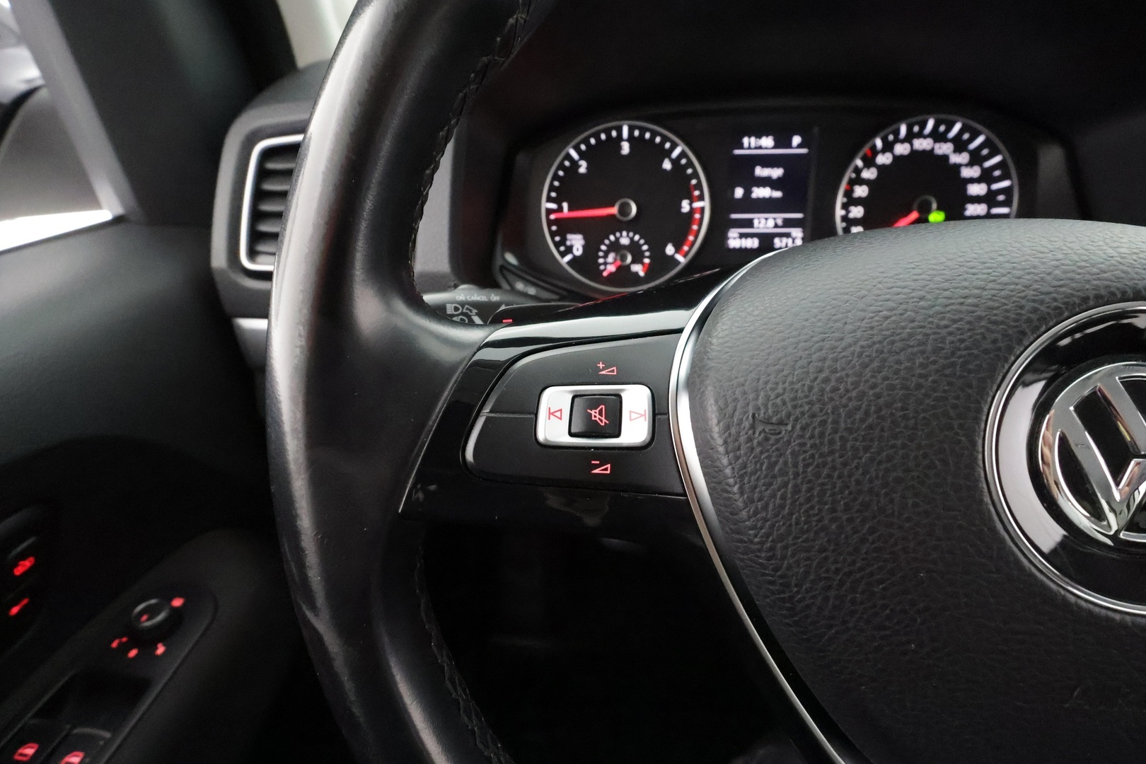 VOLKSWAGEN Amarok 2018