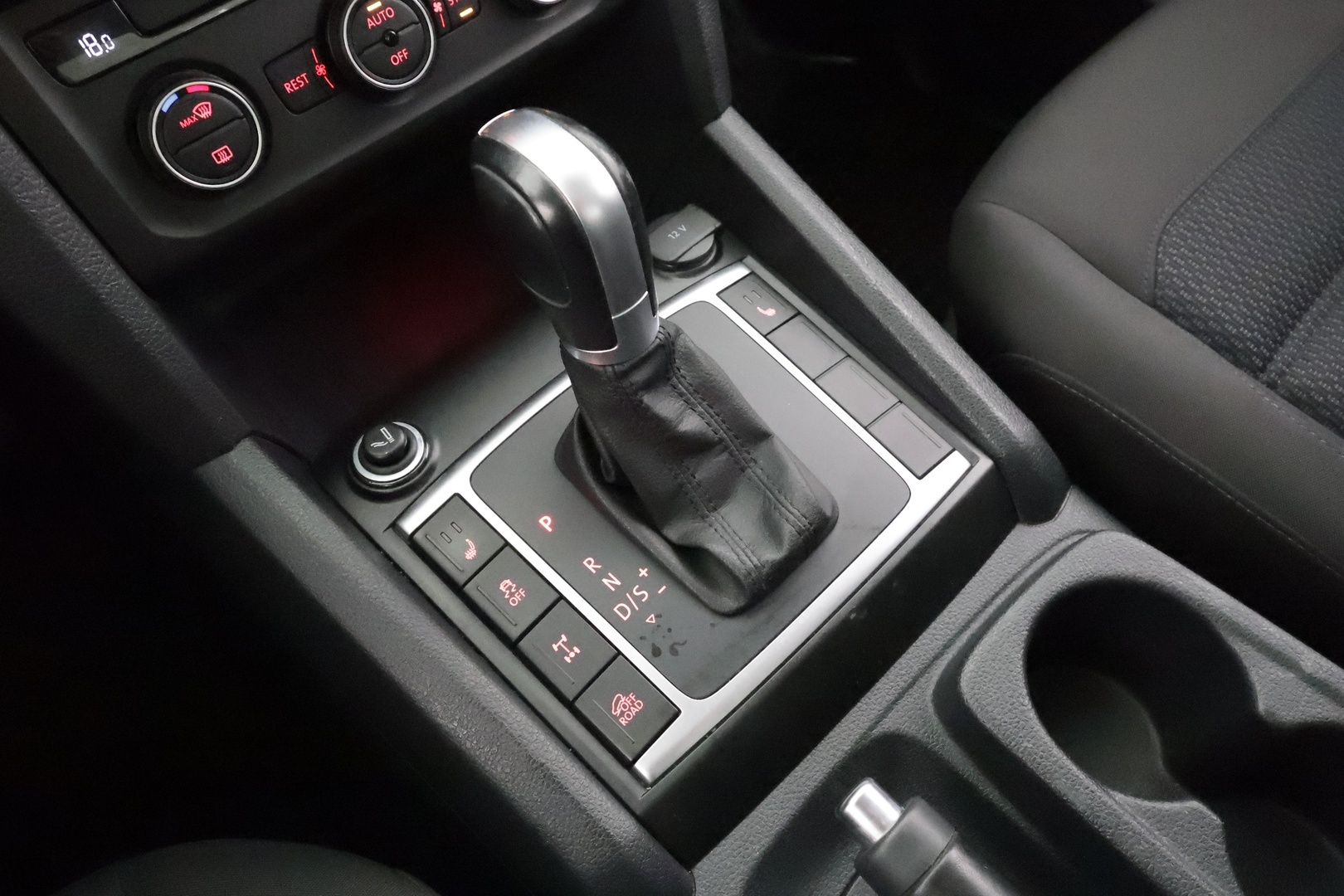 VOLKSWAGEN Amarok 2018