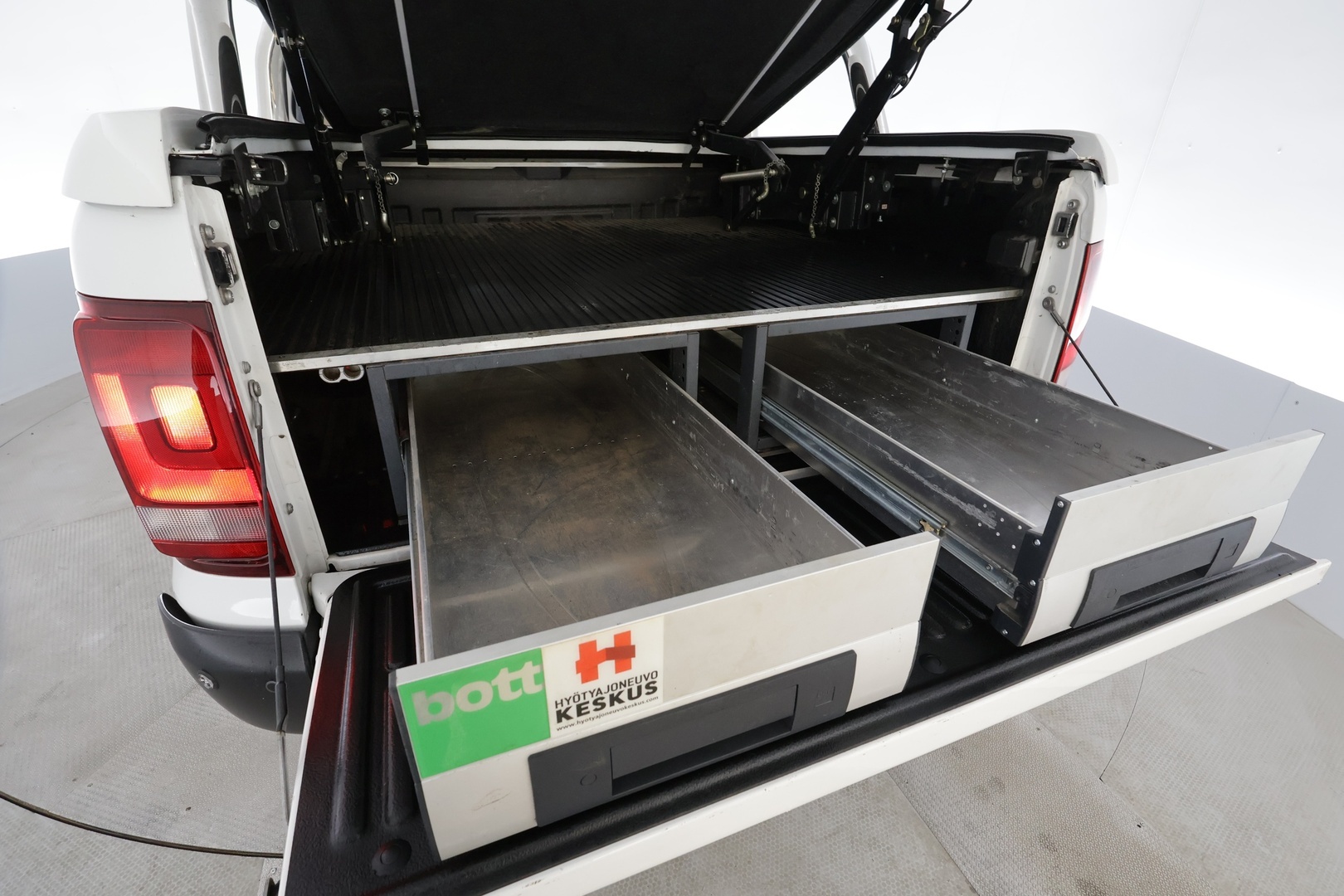 VOLKSWAGEN Amarok 2018