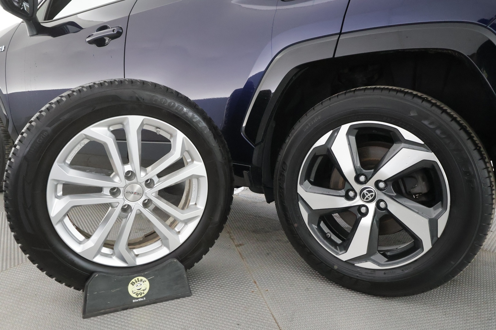 TOYOTA RAV4 PLUG-IN 2023