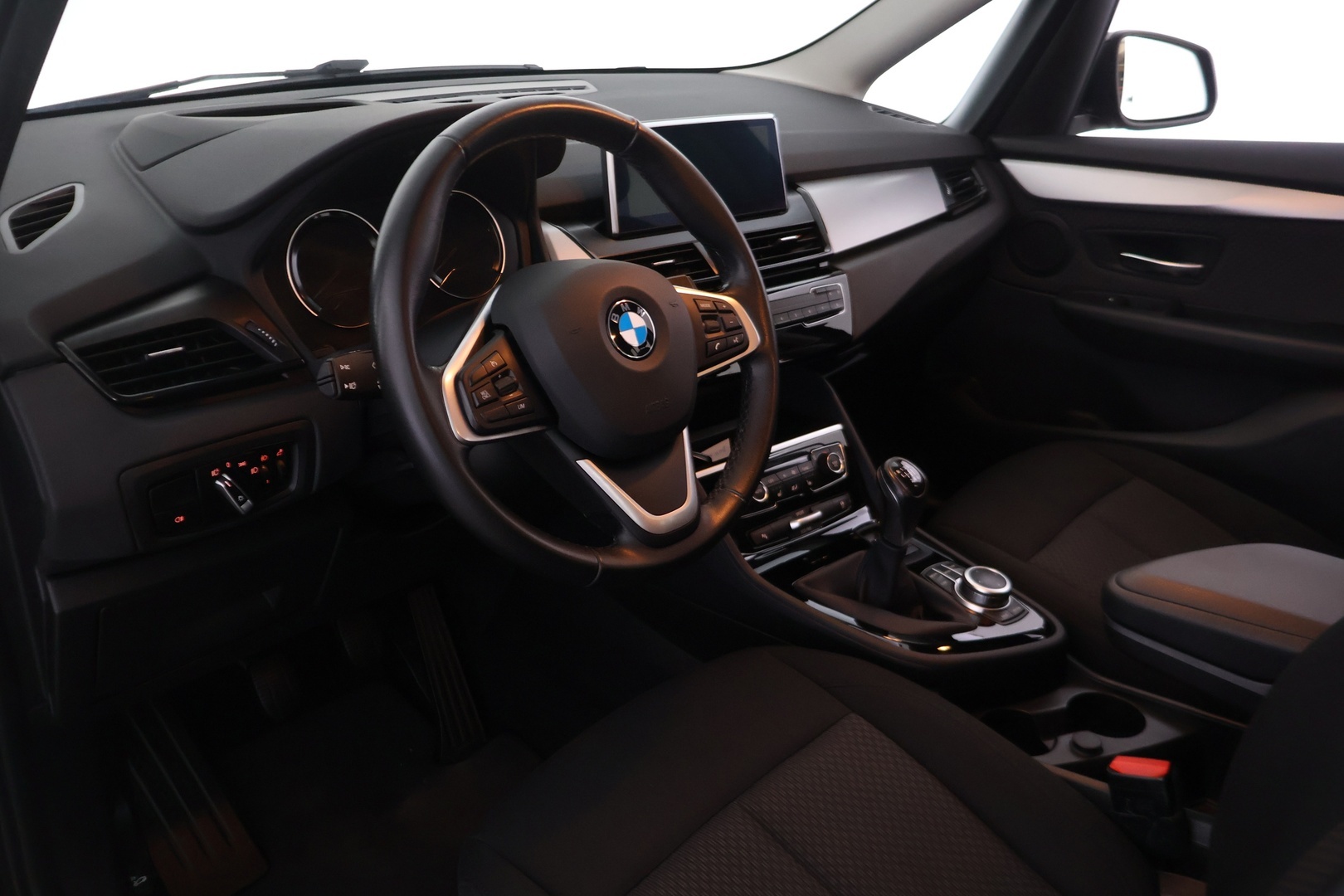 BMW 216 2020