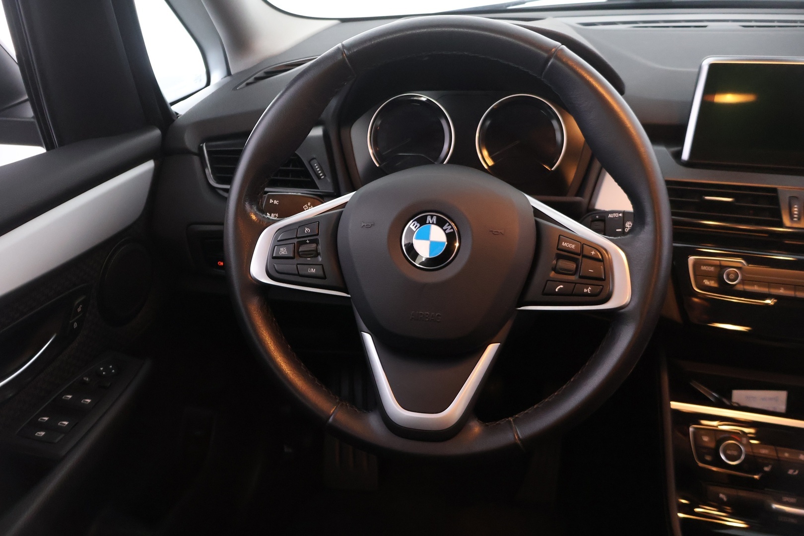 BMW 216 2020