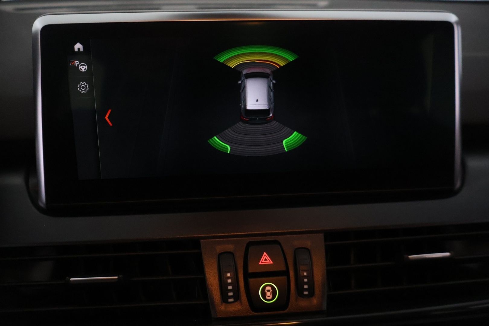 BMW 216 2020