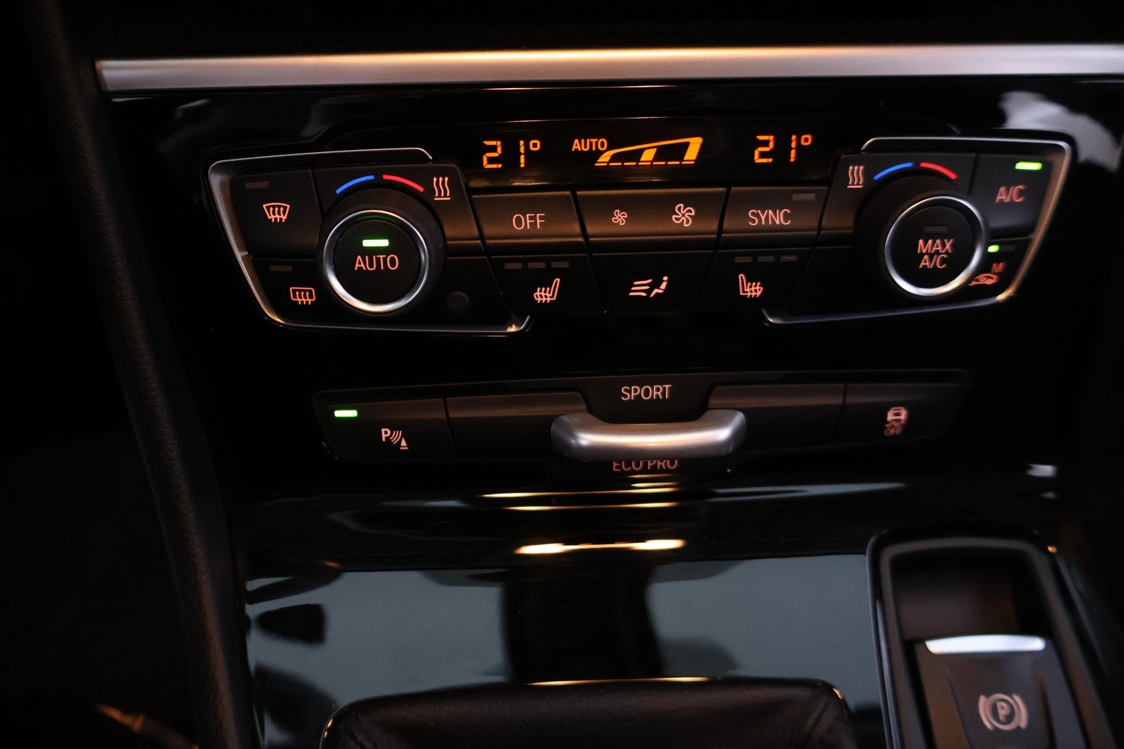 BMW 216 2020