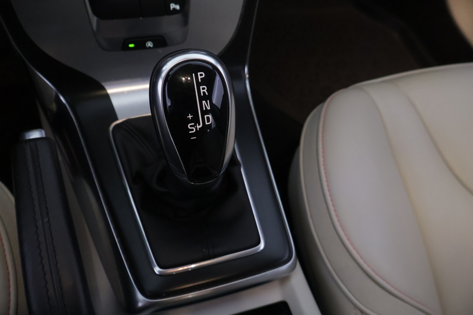 VOLVO V40 Cross Country 2015