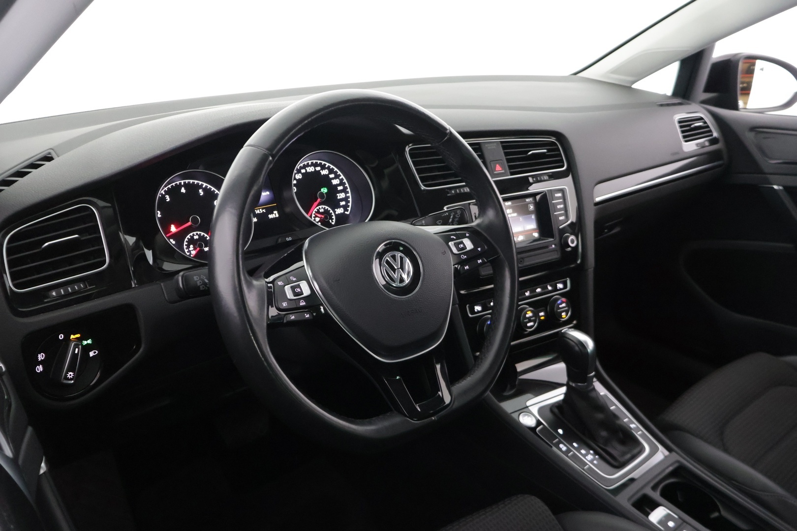 VOLKSWAGEN Golf 2016