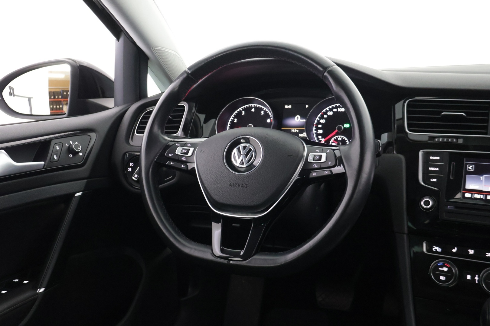 VOLKSWAGEN Golf 2016