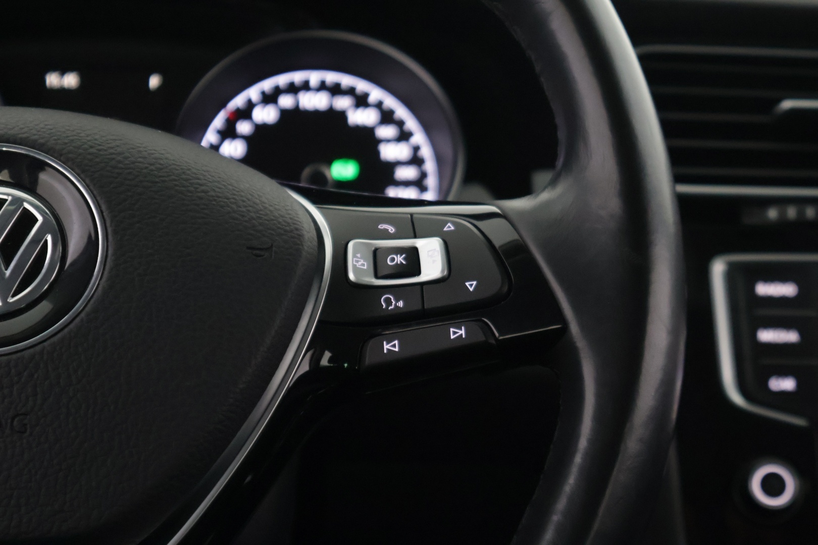 VOLKSWAGEN Golf 2016