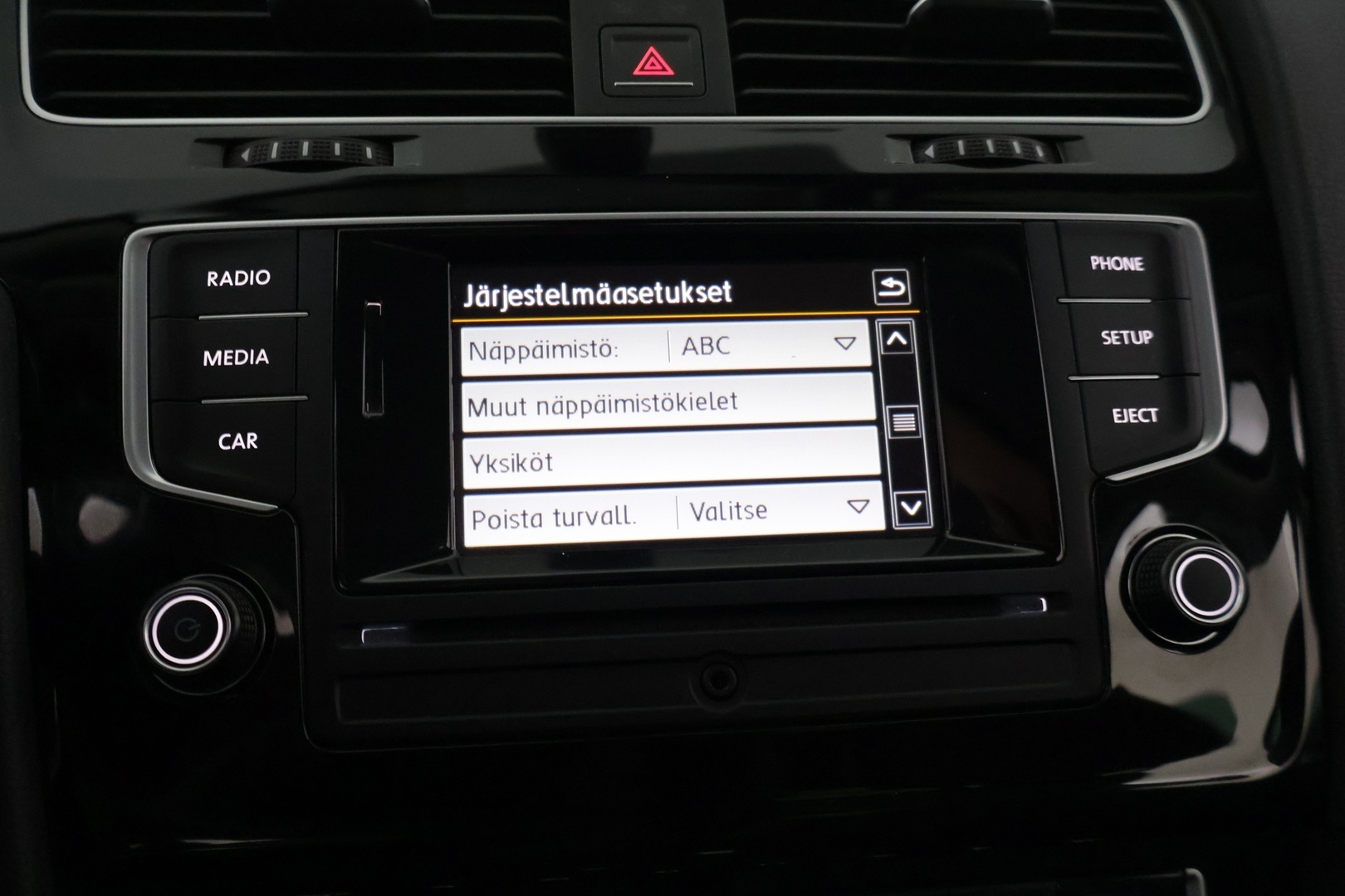 VOLKSWAGEN Golf 2016