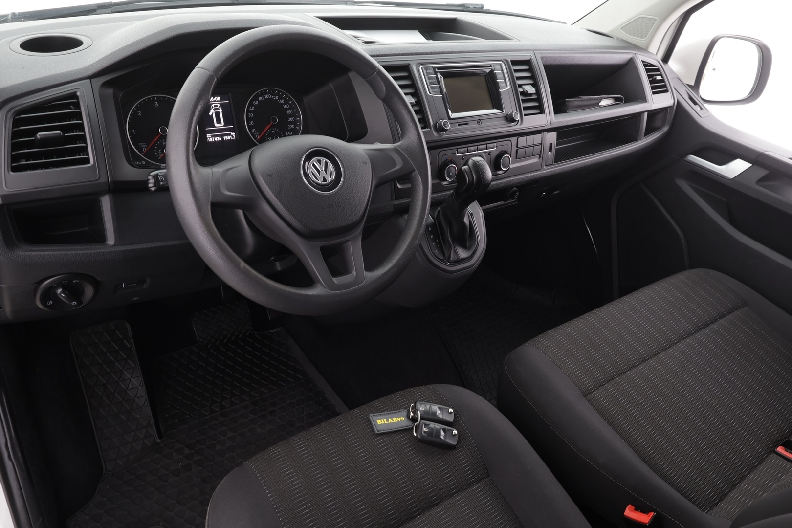 VOLKSWAGEN Caravelle 2016