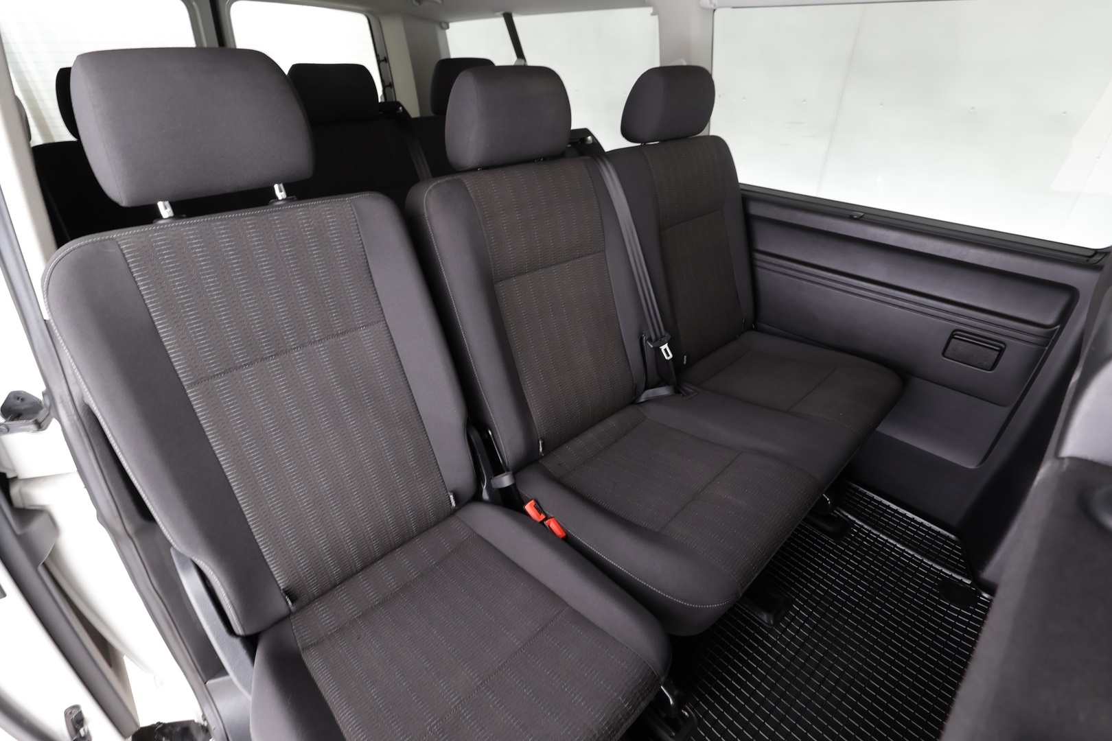 VOLKSWAGEN Caravelle 2016