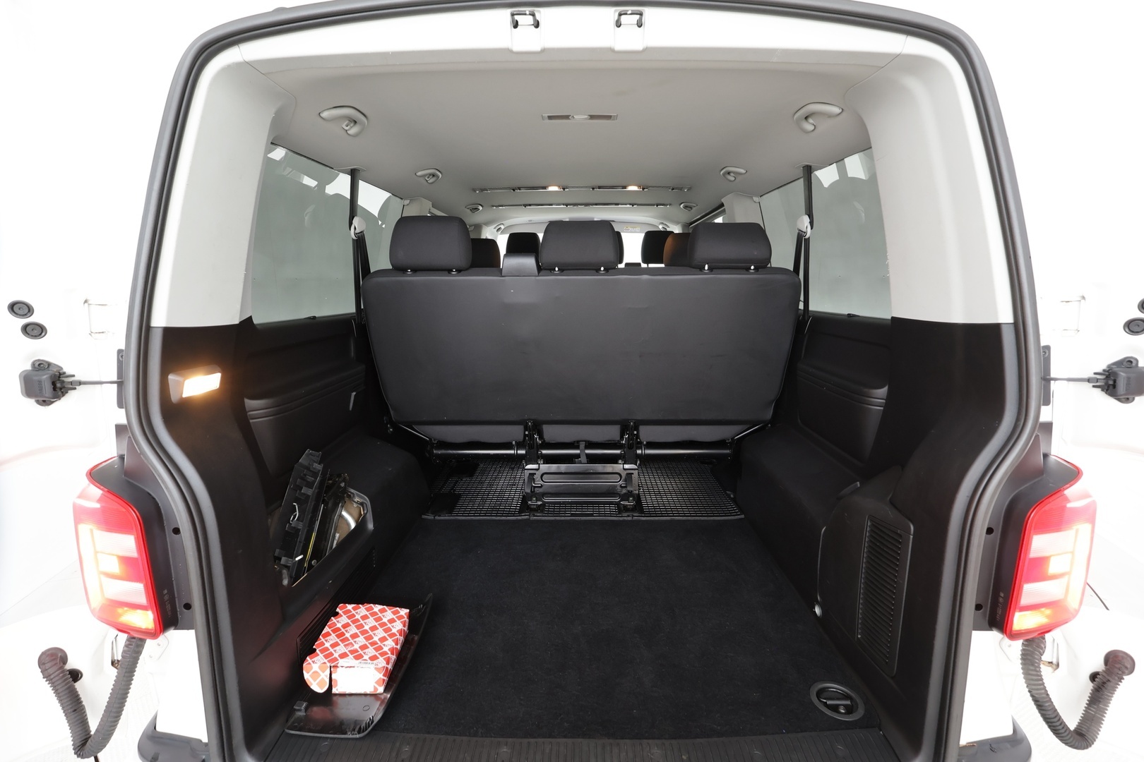 VOLKSWAGEN Caravelle 2016