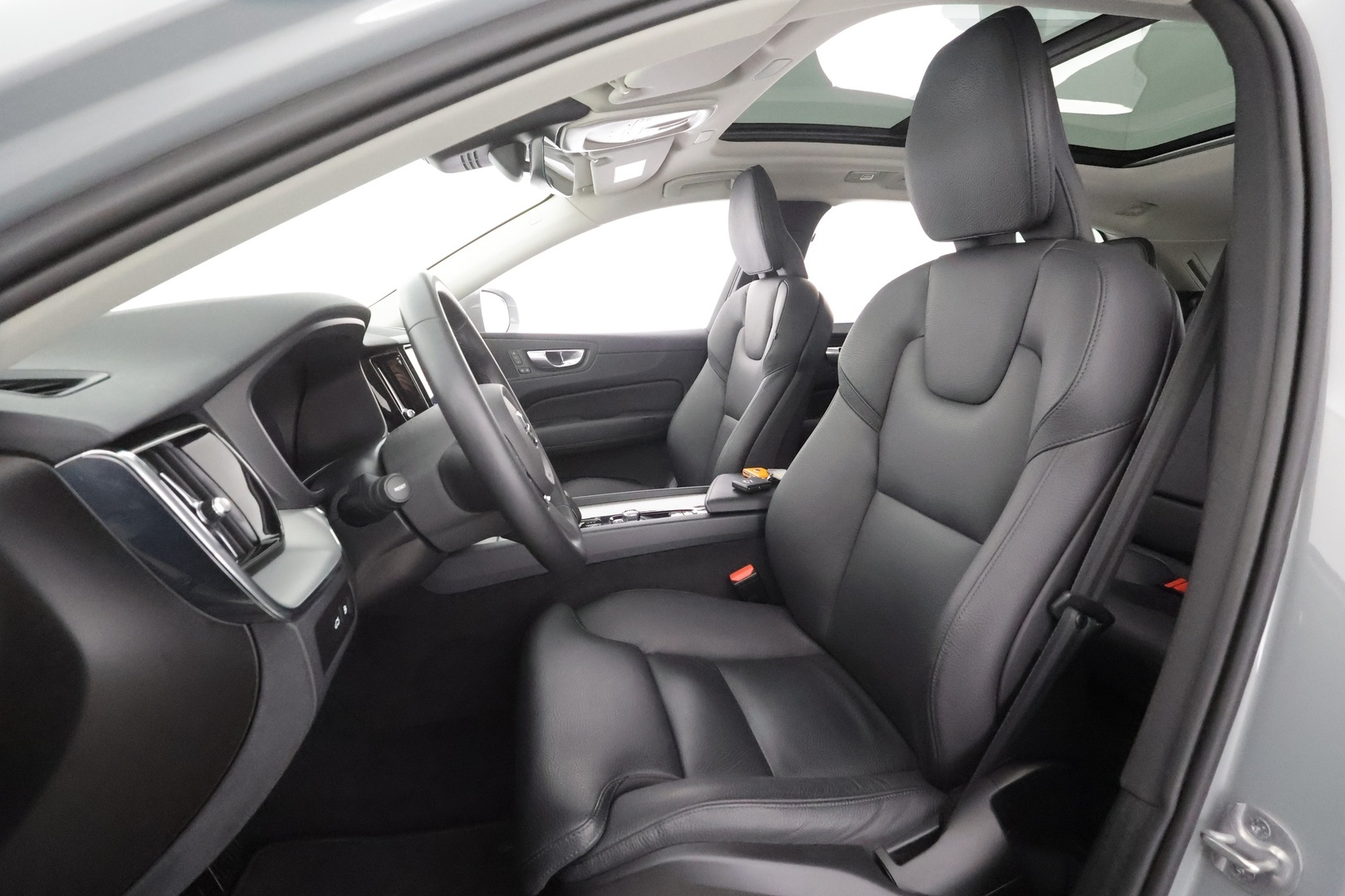 VOLVO XC60 2024