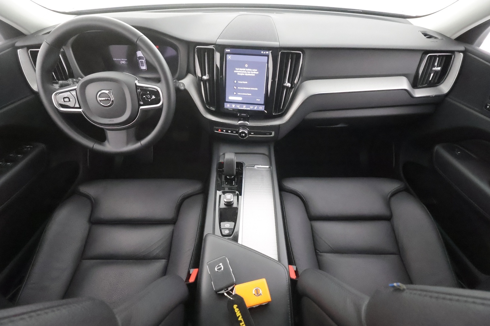 VOLVO XC60 2024