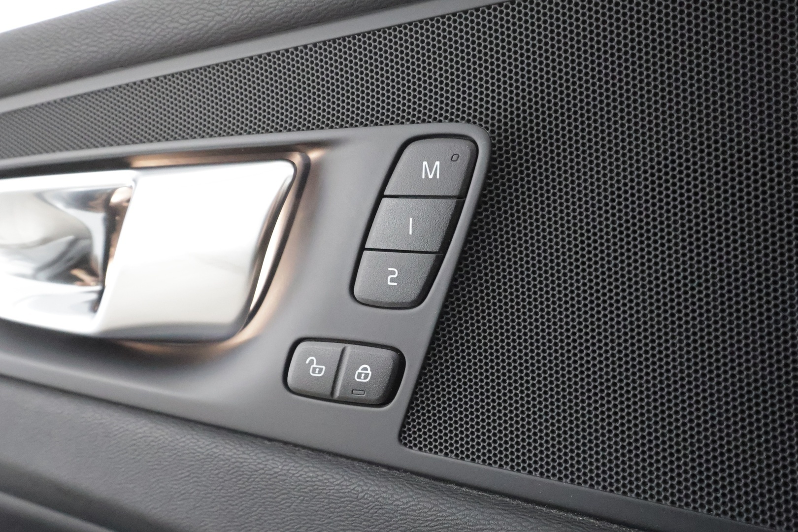 VOLVO XC60 2024