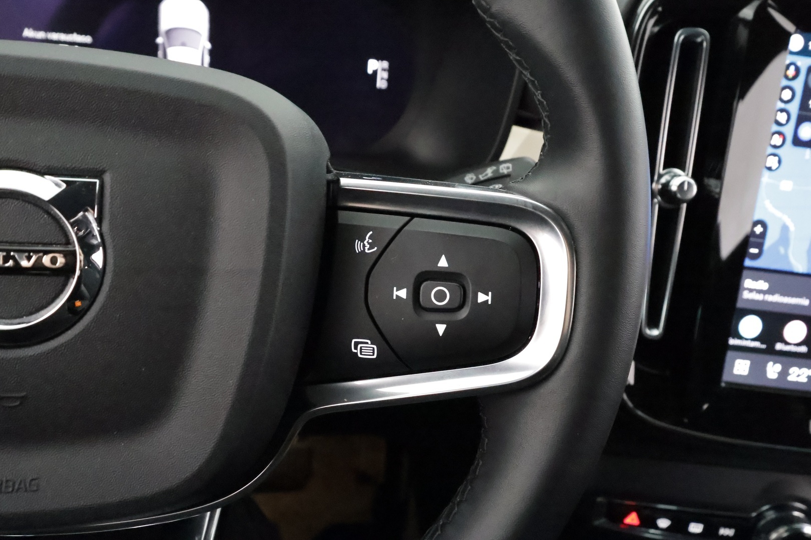 VOLVO XC40 2024