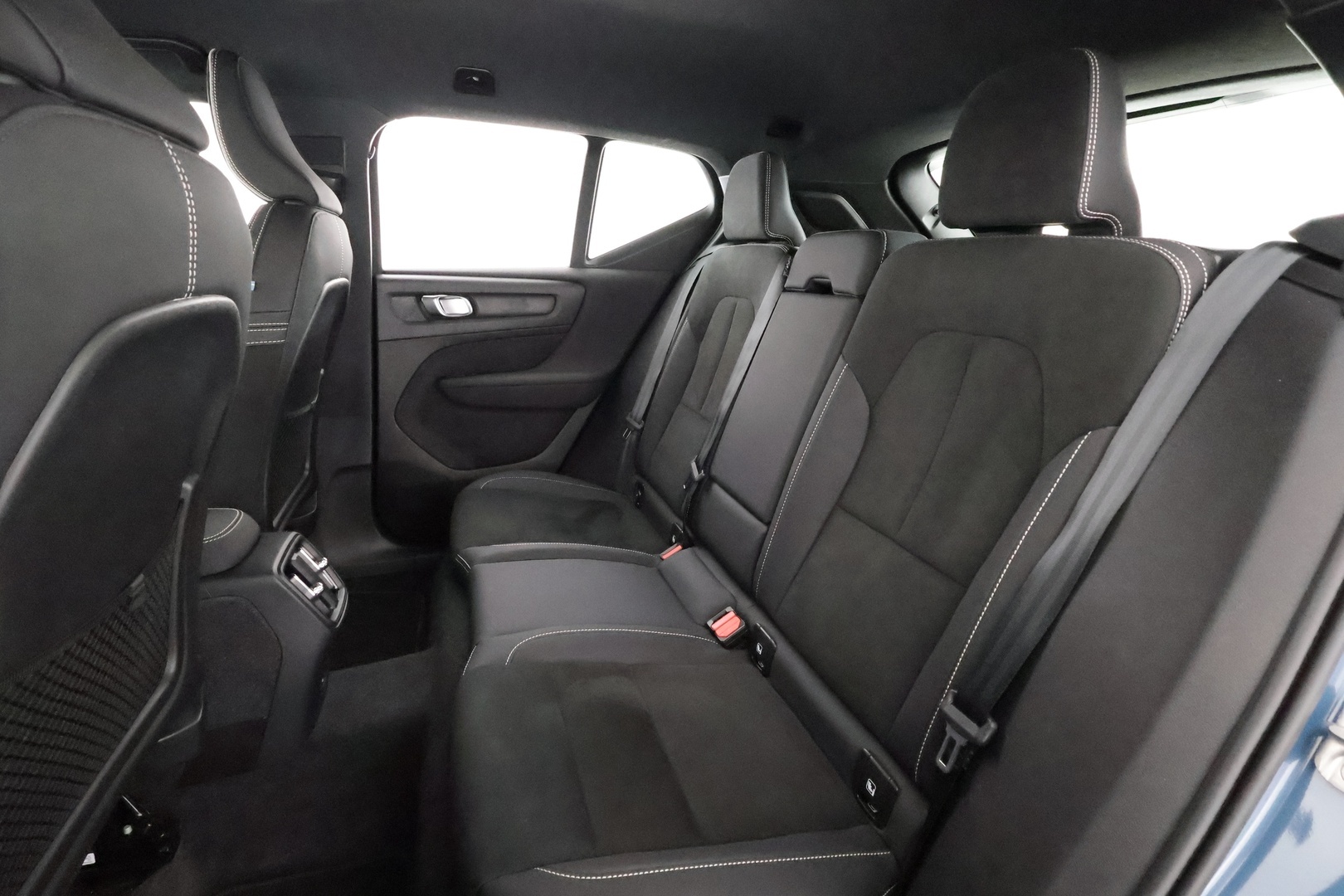 VOLVO XC40 2024