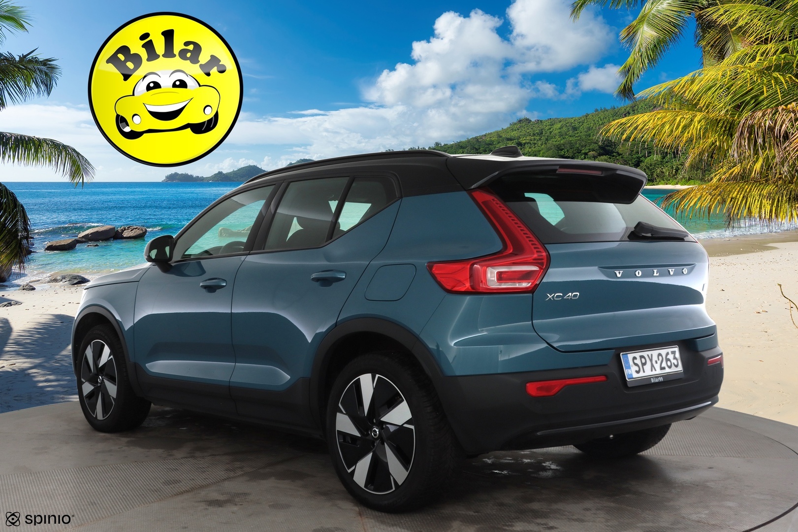 VOLVO XC40 2024