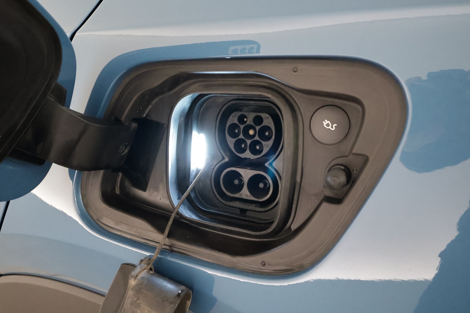 VOLVO XC40 2024