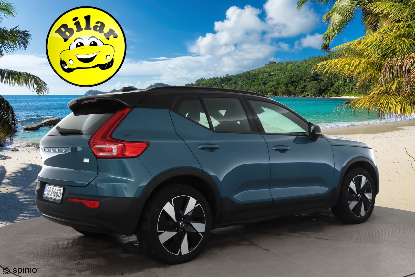 VOLVO XC40 2024