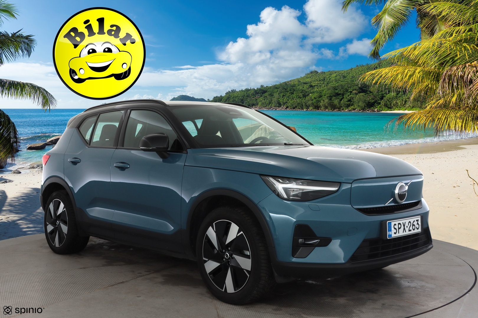 VOLVO XC40 2024