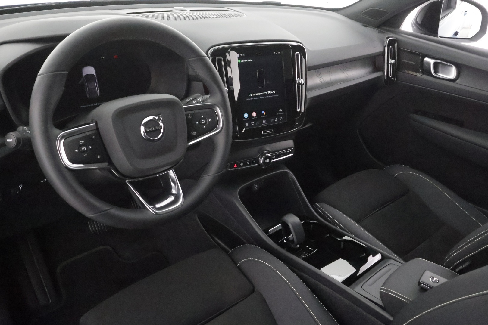VOLVO C40 2022