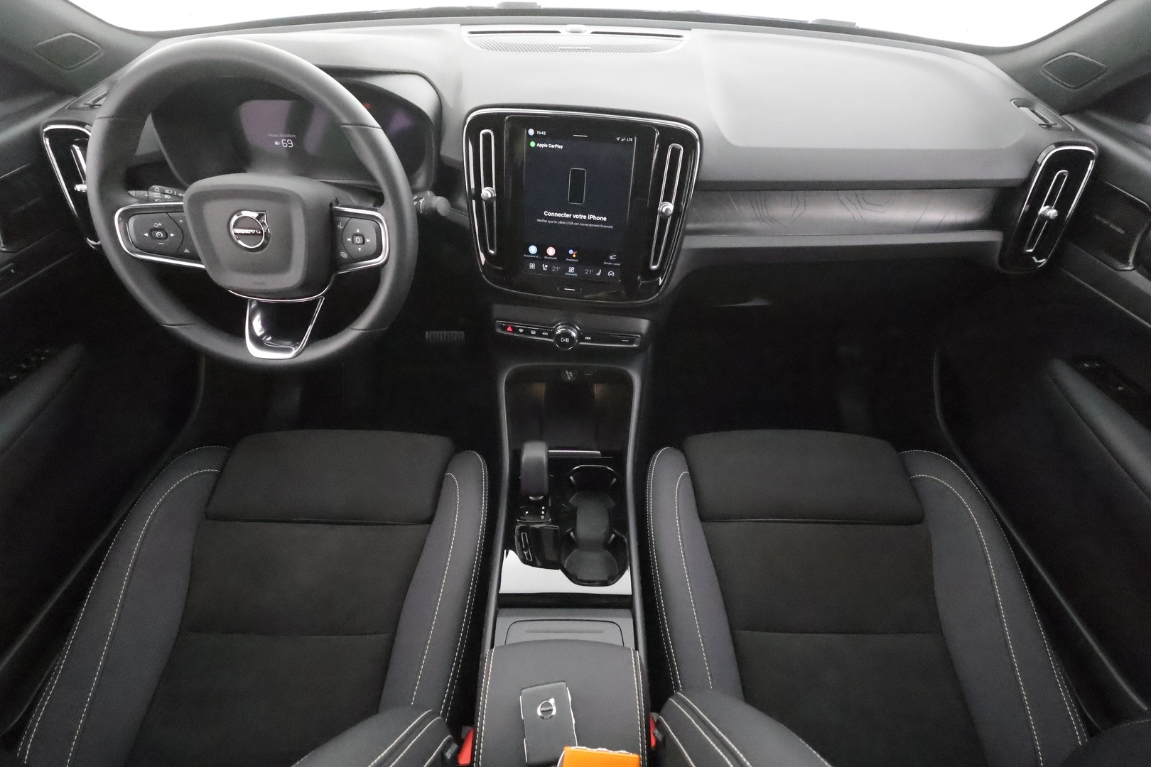 VOLVO C40 2022